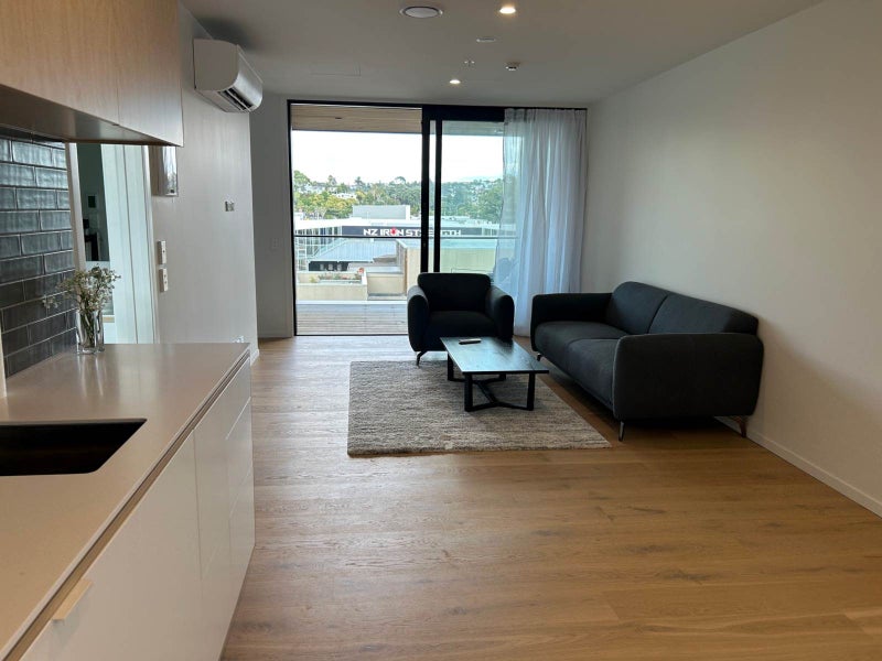 209/32 Anzac Road, Browns Bay, Auckland - Carousel 2