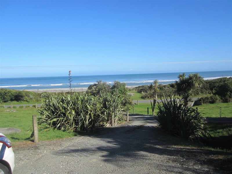 326 North Beach Road, Point Elizabeth, Greymouth - Carousel 21