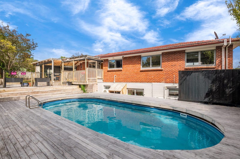 19 Havelle Avenue, Titirangi, Auckland - Carousel 1