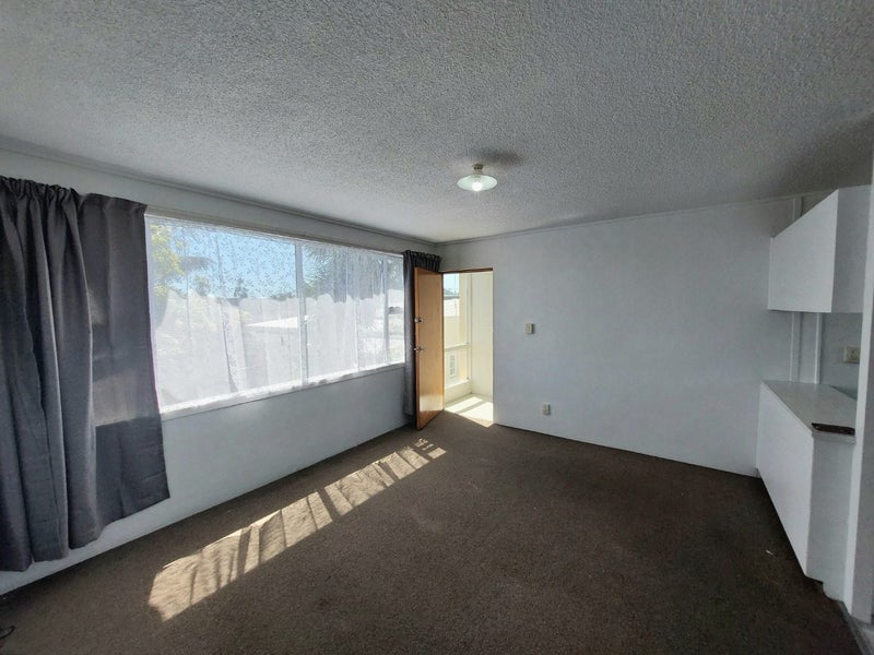 4/8 Eldon Road, Balmoral, Auckland - Carousel 1