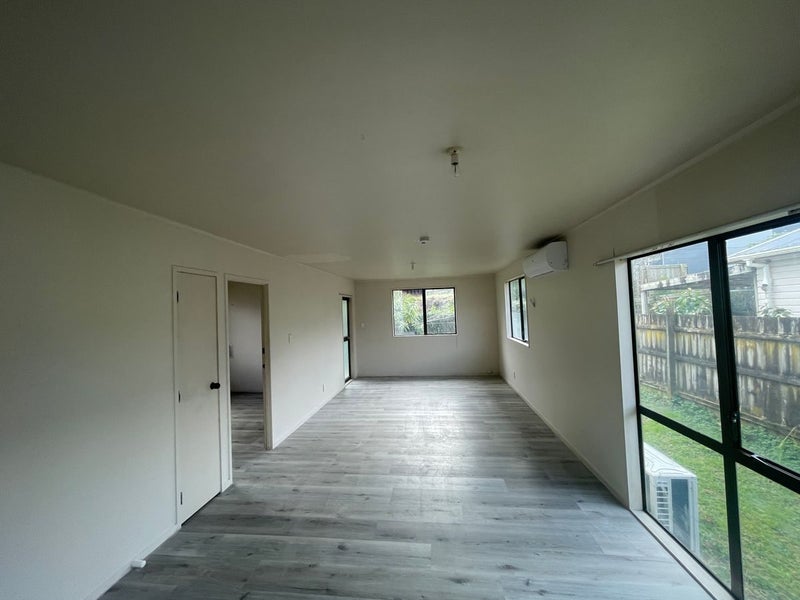 2/12 Trimdon Street, Randwick Park, Auckland - Carousel 2