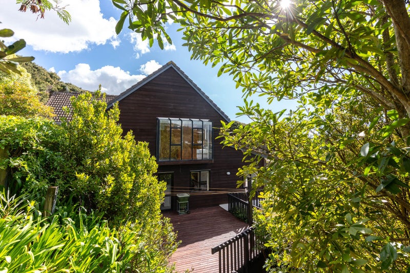 9 Furneaux Grove, Whitby, Porirua - Carousel 2