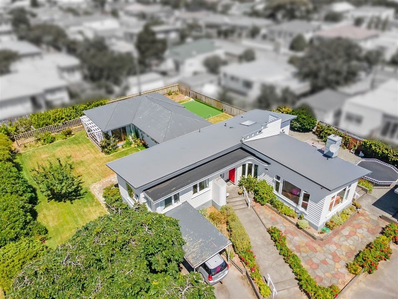 67 Whites Line East, Waiwhetu, Lower Hutt - Carousel 14