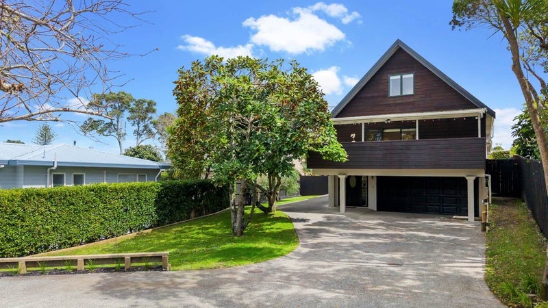 1/16 Waiake Street, Torbay, Auckland - Carousel 1