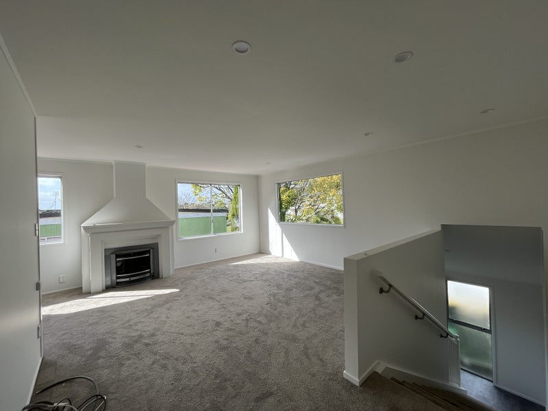 73 Ayton Drive, Totara Vale, Auckland - Carousel 2