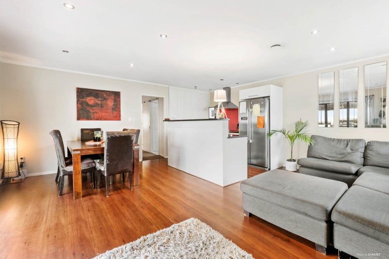 11 Sentosa Place, Clover Park, Auckland - Carousel 2