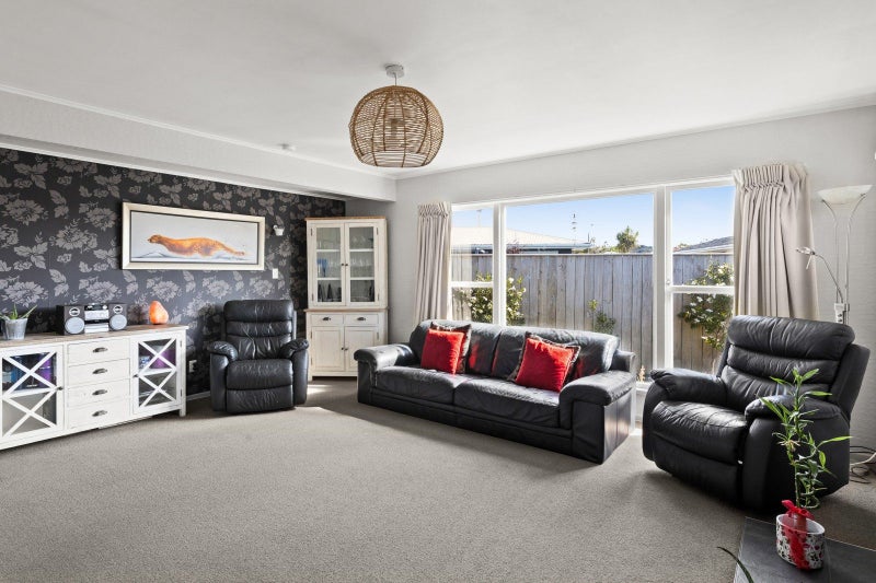 4 Holyrood Street, Taradale, Napier - Carousel 2