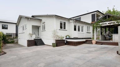 24A Hunter Street, Hamilton Lake, Hamilton - Carousel 1