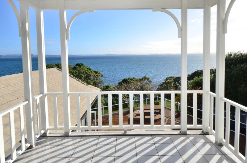 22 Pacific Parade, Army Bay, Whangaparaoa - Carousel 2