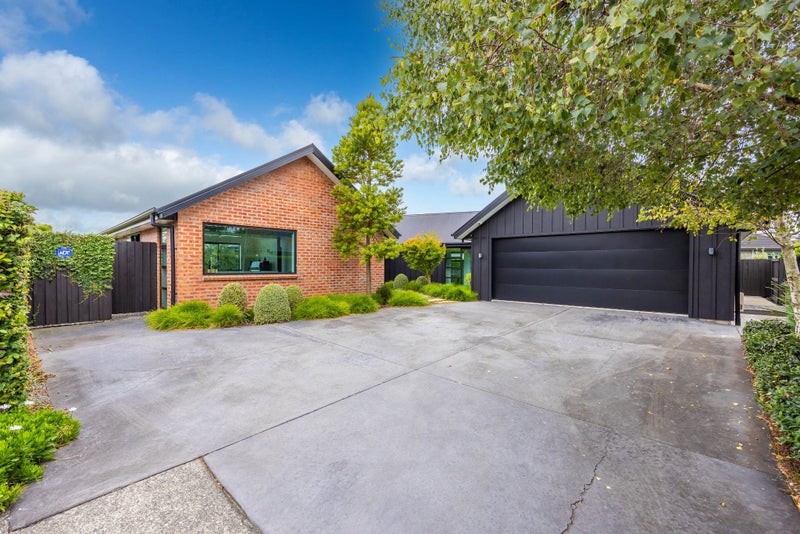 14 Kentwood Place, Flagstaff, Hamilton - Carousel 1