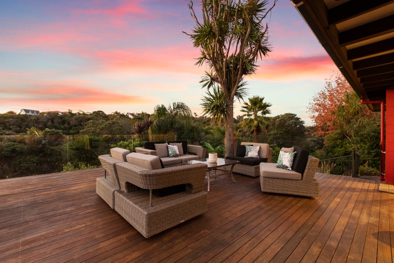 23 Davita Place, Farm Cove, Auckland - Carousel 2