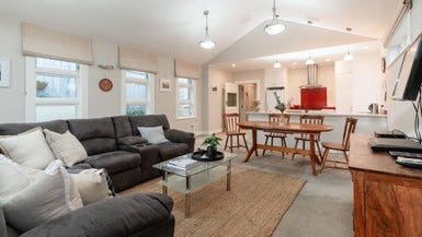 23 Naughton Terrace, Kilbirnie, Wellington - Carousel 1