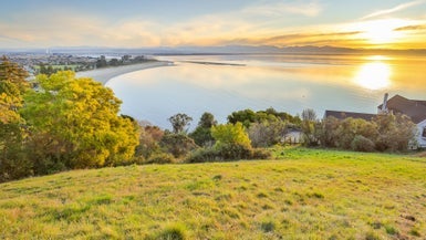 40 The Cliffs, Britannia Heights, Nelson - Carousel 1