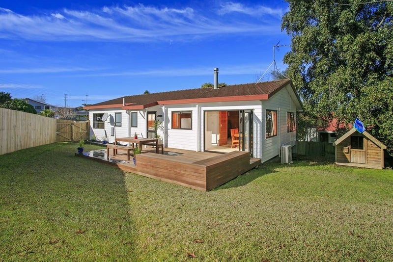 12 Thalia Place, Totara Vale, Auckland - Carousel 2