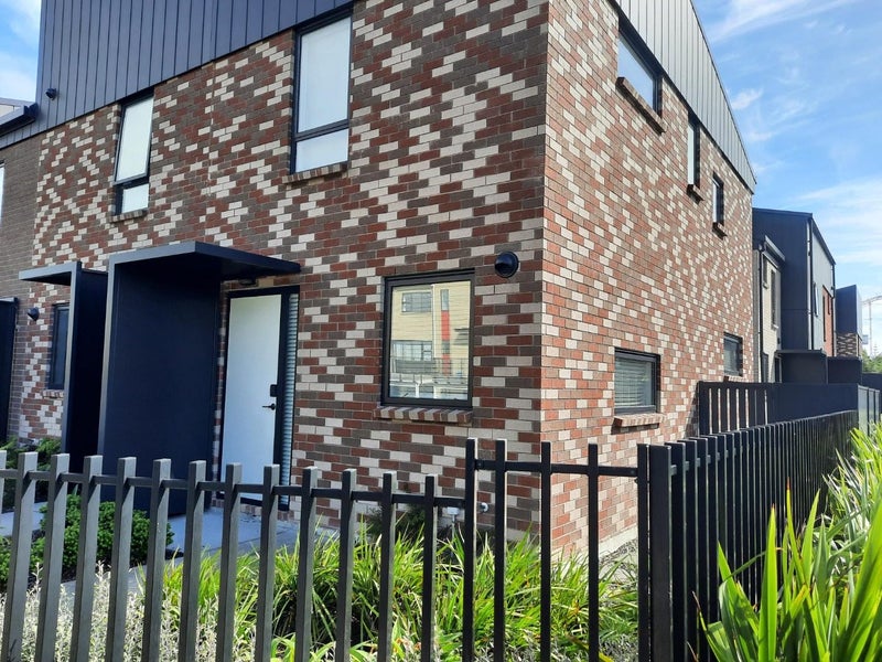 30 Tuhono Street, Manukau Central - Carousel 1