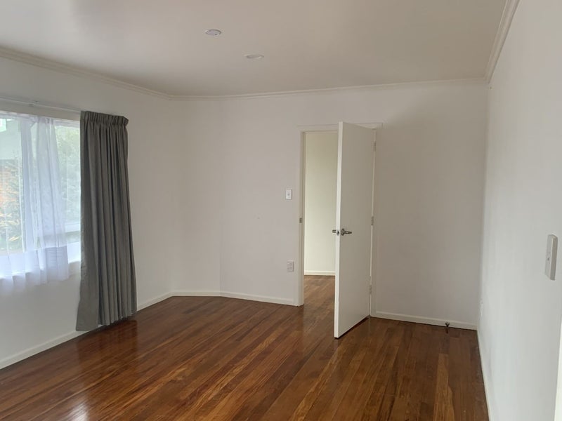 111A Cobham Drive, Hamilton East, Hamilton - Carousel 2