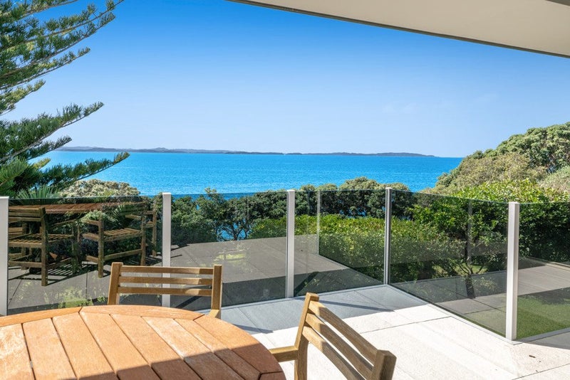 10 Pacific Parade, Army Bay, Whangaparaoa - Carousel 1