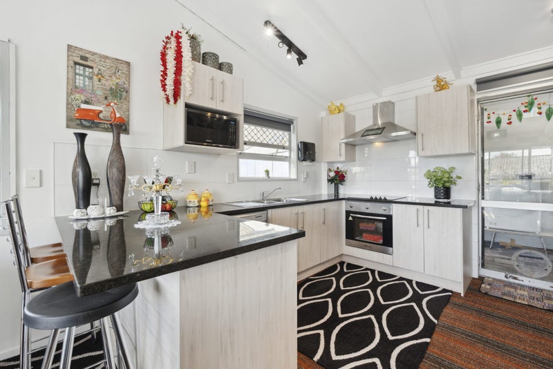 1/110 Hillside Road, Papatoetoe, Auckland - Carousel 2