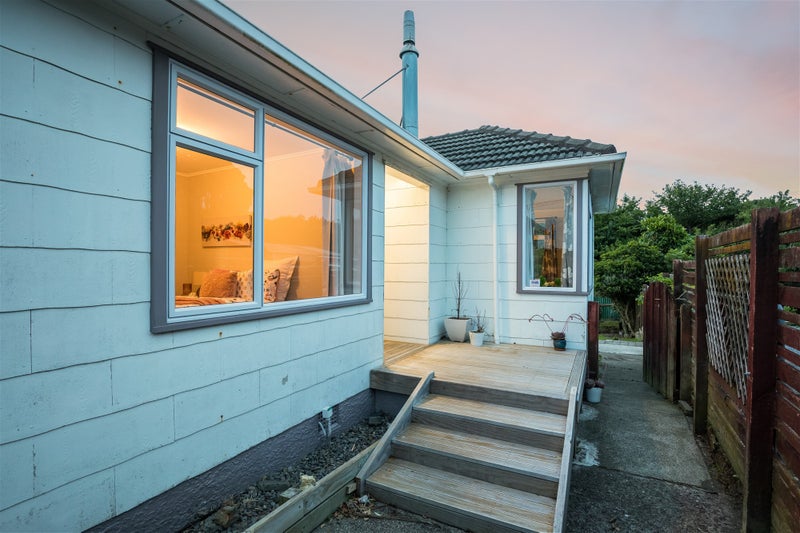 39 Jillett Street, Titahi Bay, Porirua - Carousel 21