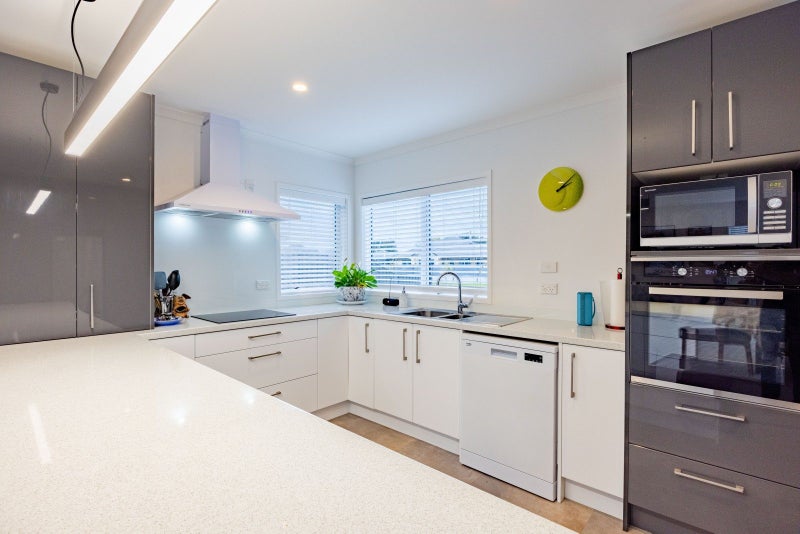 46 Hunter Drive, Awatoto, Napier - Carousel 2