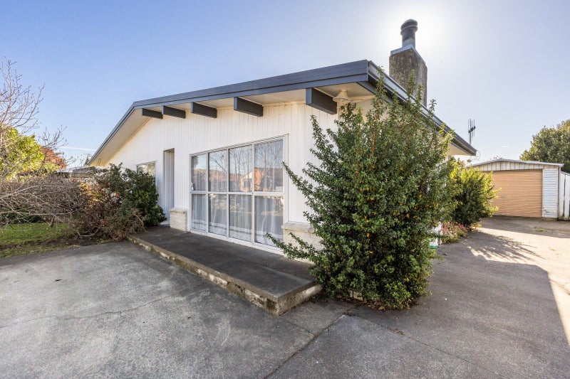 8 Jeffares Place, Taradale, Napier - Carousel 2