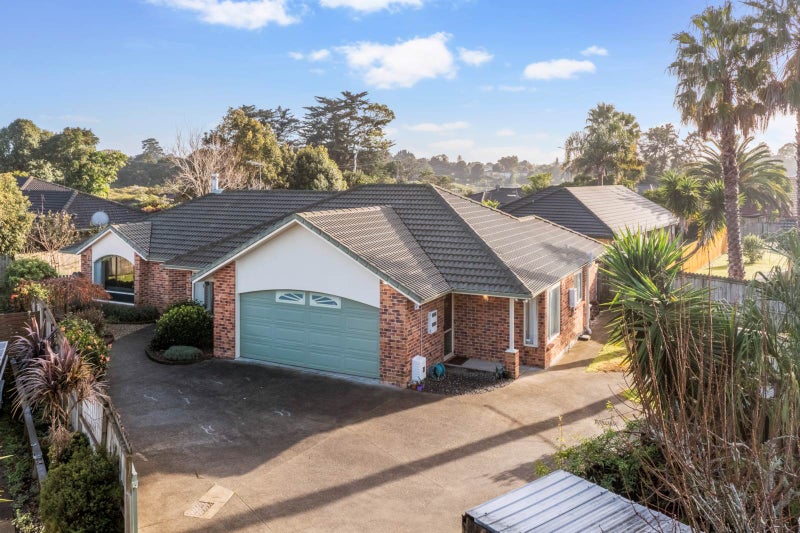 19 Crannog Fen, Wattle Downs, Auckland - Carousel 1