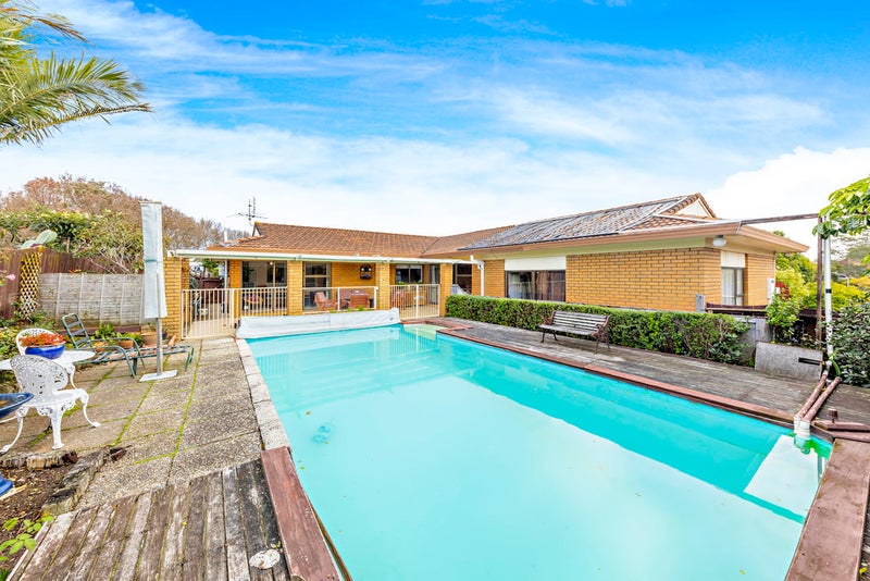 31 Rapallo Place, Farm Cove, Auckland - Carousel 2