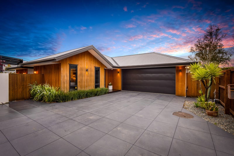 8 Whitburn Avenue, Halswell, Christchurch - Carousel 1