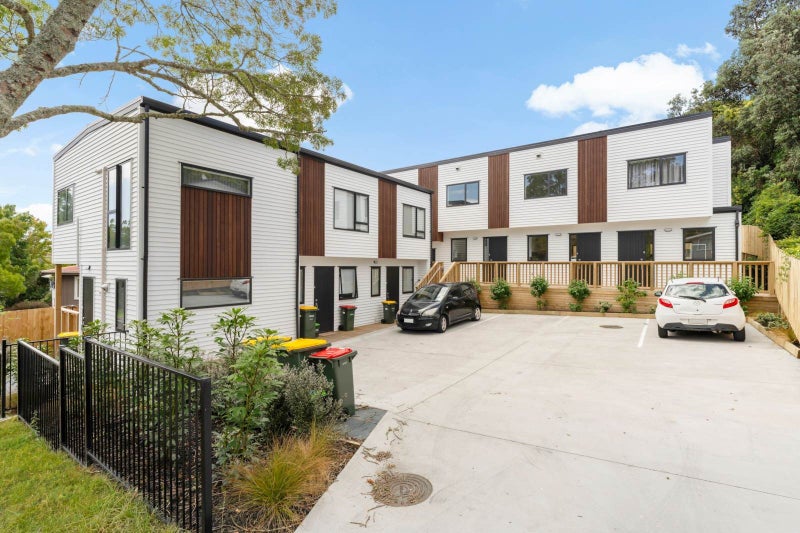 6/22 Takapu Street, Henderson, Auckland - Carousel 1