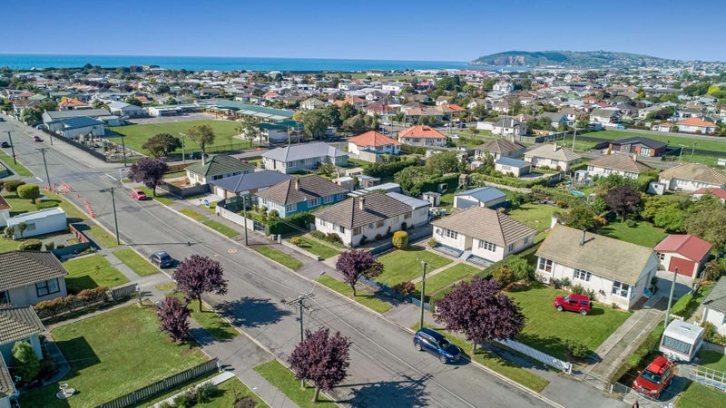 5 Raglan Street, Oamaru North, Oamaru - Carousel 22