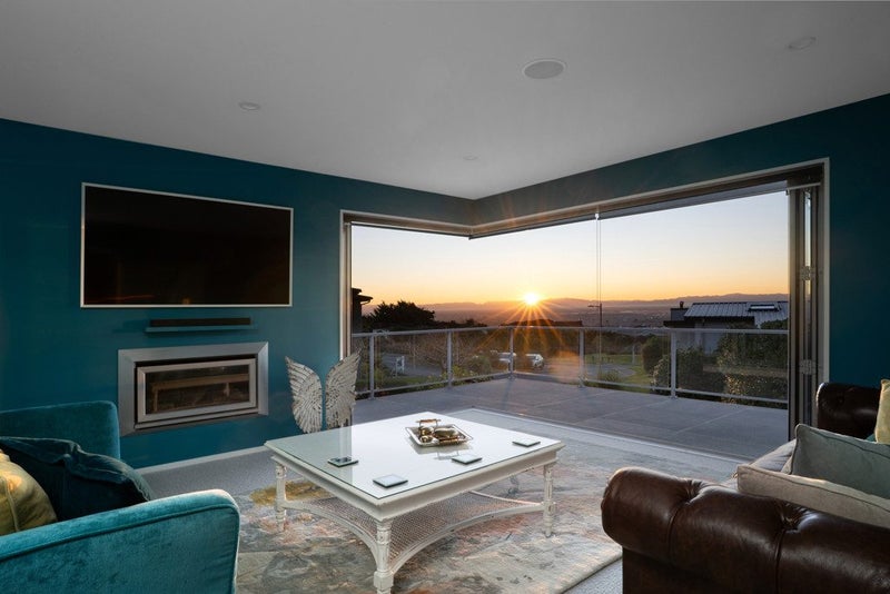 16 Quarry Hill Terrace, Kennedys Bush, Christchurch - Carousel 2