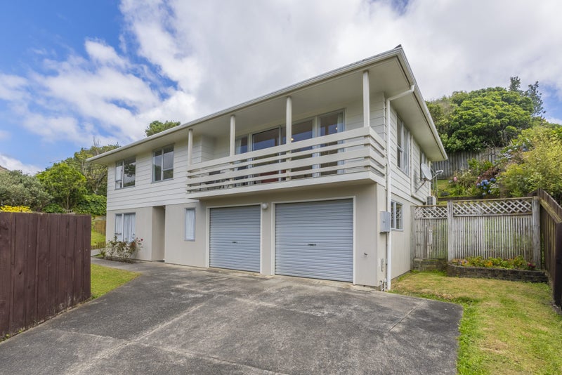 40A Collins Avenue, Tawa, Wellington - Carousel 1