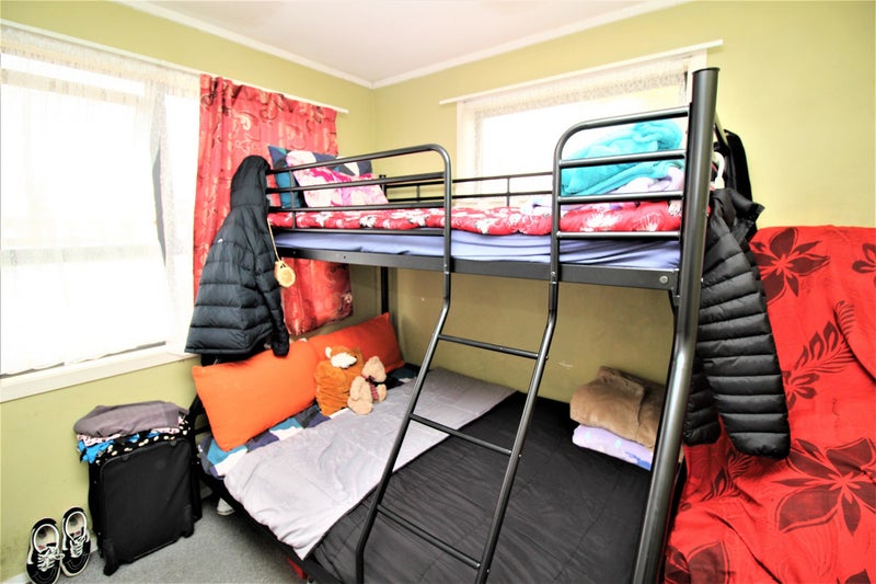 12 Harwell Place, Mangere, Auckland - Carousel 12
