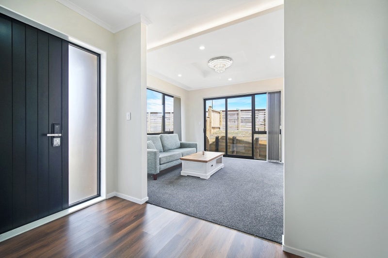 16 Nola Avenue, Waiuku - Carousel 2