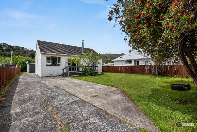 82 Hewer Crescent, Naenae, Lower Hutt - Carousel 2