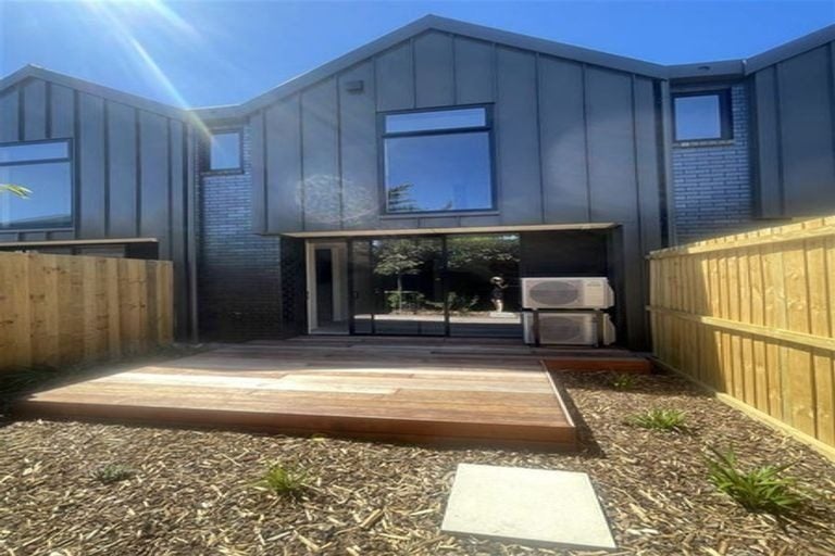 15/24 Devonport Lane, St Albans, Christchurch - Carousel 1