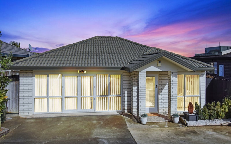 8 Wairere Road, The Gardens, Auckland - Carousel 1