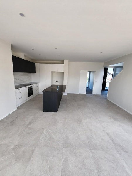 40 Kahawairahi Drive, Beachlands, Auckland - Carousel 1