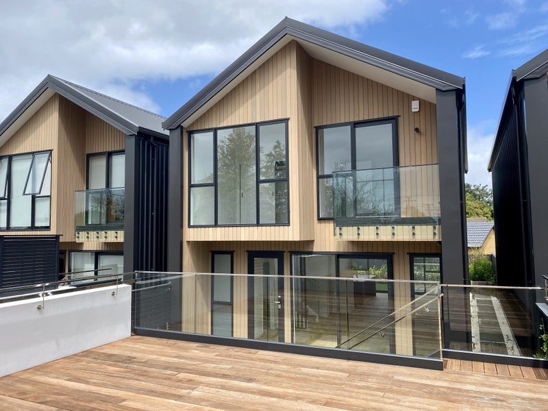 5 He Ana Way, Mount Albert, Auckland - Carousel 1