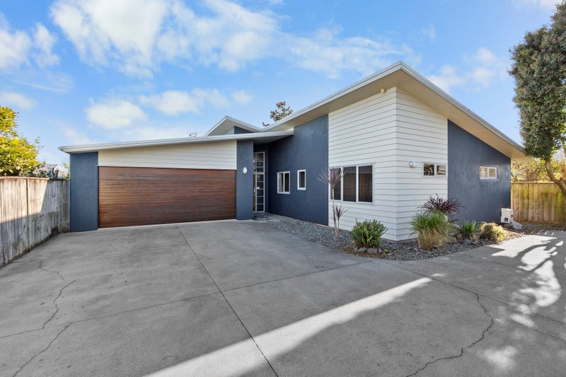 81 Galloway Street, Hamilton East, Hamilton - Carousel 1