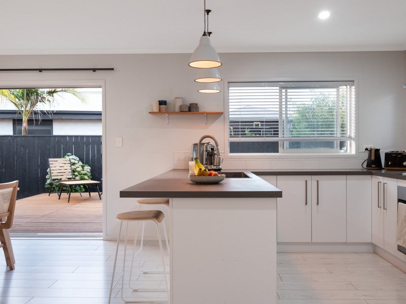 15 Lakeview Quay, Pyes Pa, Tauranga - Carousel 2