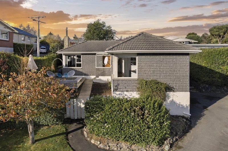14 Upland Street, Helensburgh, Dunedin - Carousel 1