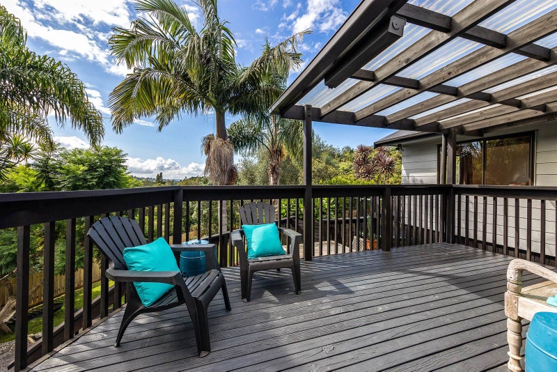 3B Laingrange Place, Laingholm, Auckland - Carousel 1