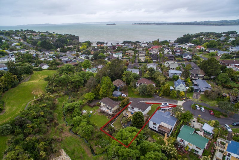 74 Robbies Road, Shelly Park, Auckland - Carousel 17