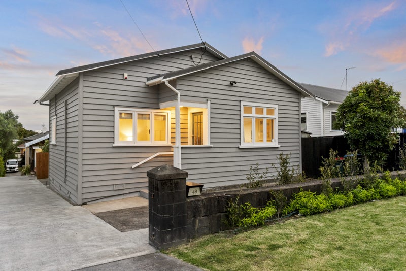 49 Panorama Road, Mount Wellington, Auckland - Carousel 1