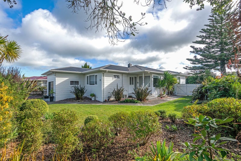 95 Dittmer Drive, West End, Palmerston North - Carousel 1