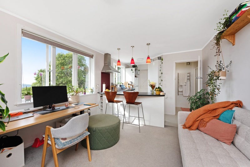 15 Mertoun Terrace, Highbury, Wellington - Carousel 1