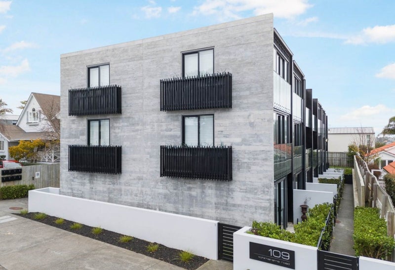2/109 Kohimarama Road, Kohimarama, Auckland - Carousel 1