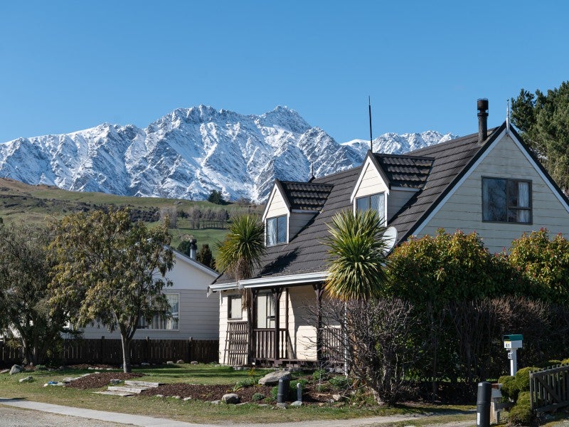 47 Oregon Drive, Kelvin Heights, Queenstown - Carousel 1