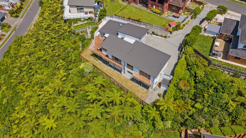34 Arahiwi Grove, Tirohanga, Lower Hutt - Carousel 2